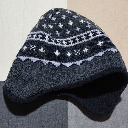 Children's hat like new, for up to 8 years, white and gray