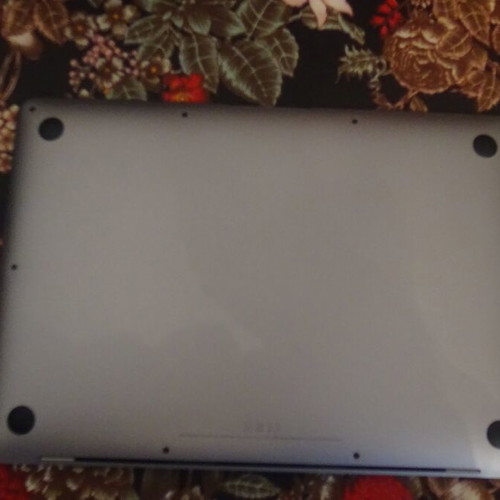 MacBook Air 2020 Apple Silicon M1 8GB RAM 256GB SSD like new