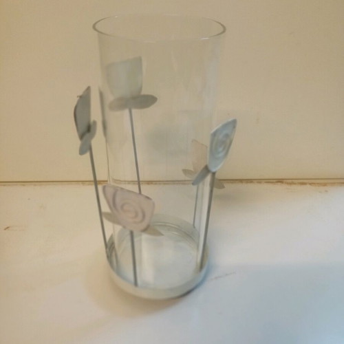 Candlestick with metal flowers like new, 22x8.5cm