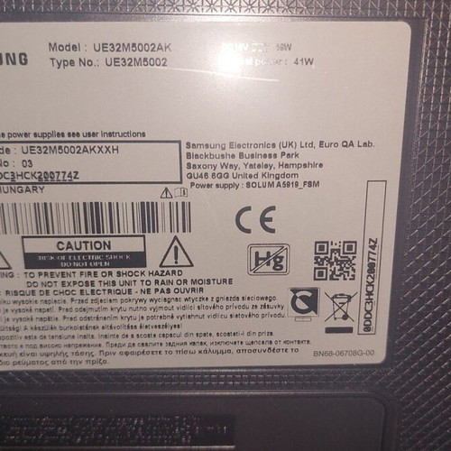Samsung 32" TV with remote control