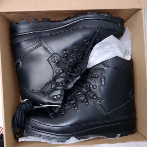 Mil-Tec hiking boots new, size 46, black leather