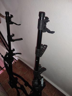 Thule three-bike rack for car roof