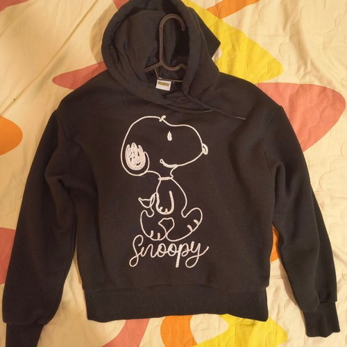 Peanuts Snoopy sweatshirt like new, size XS, black
