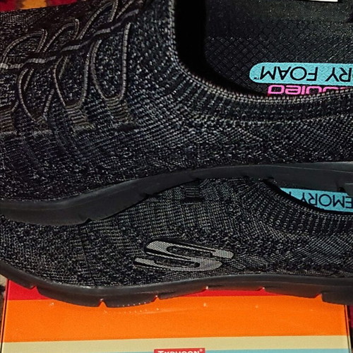 Skechers sports shoes size 39 like new, black