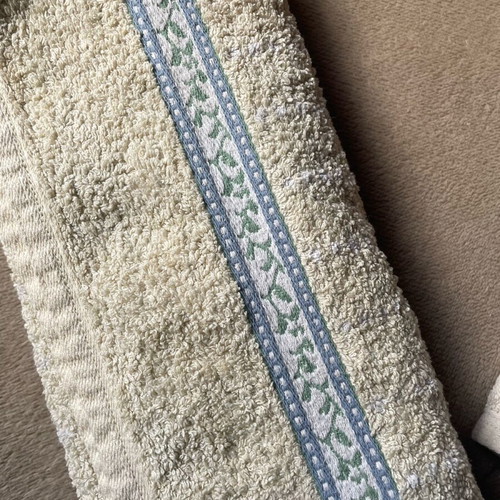 Towel set used, body and face towels