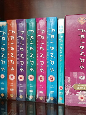Friends DVD πλήρες σετ σειρών 1-10 σαν καινούργιο, κωμωδία με υπότιτλους
