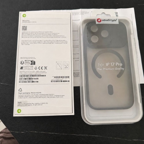 Apple iPhone 17 Pro 256GB Silver, new sealed with wireless charging case