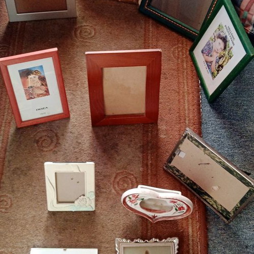 Photo frames used, set with all