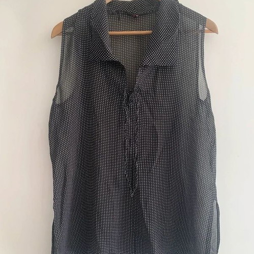Top size L used, black and white