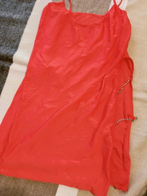 Women's mini satin nightdress like new with two chains on the side