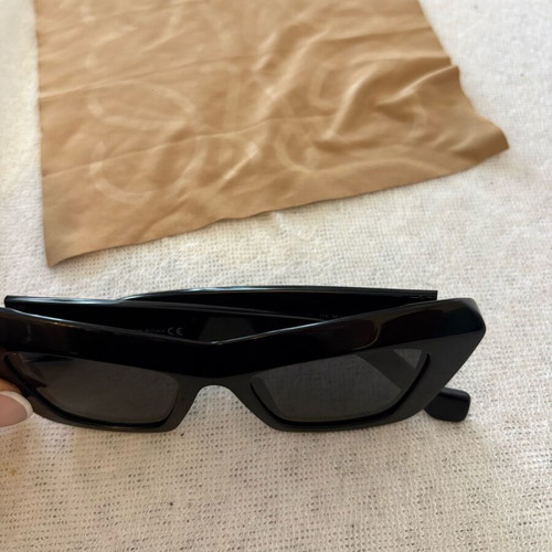 Loewe sunglasses authentic like new, black