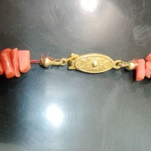 Coral necklace with gold-plated clasp like new, high-quality vintage