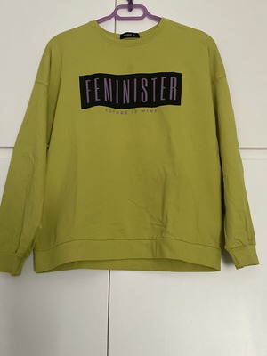 Pink Woman sweatshirt used, lime green with feminister print, size S