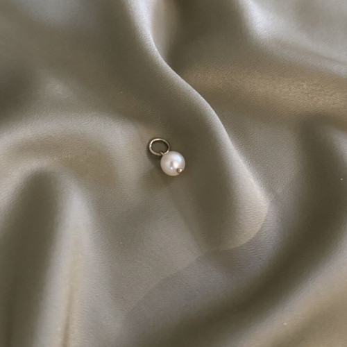 Papua New Guinean Pearl Pendant with Gold Plated Silver Loop, 8-9mm