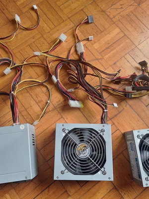 Τροφοδοτικά υπολογιστή (PSU) πακέτο 3 με ανεμιστήρες ψύξης και υποδοχές AC