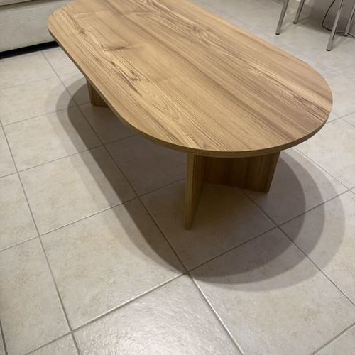 Oval coffee table