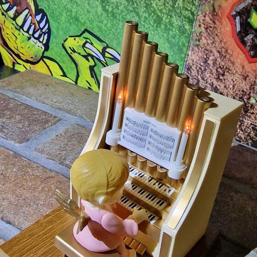 Vintage Hong Kong Wind-Up Music Toy from 1982 in Like New Condition
