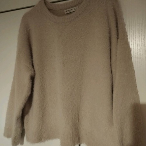 Stradivarius fuzzy sweater like new, beige, size S