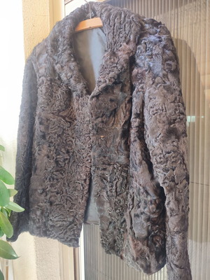 Fur coat black short like new, size S