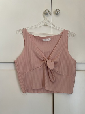 Pink crop top like new, sleeveless with front tie design, size M