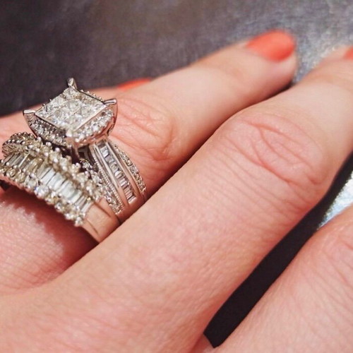 White Gold 10K Ring with 1.22ct Baguette & Brilliant Diamonds Like New