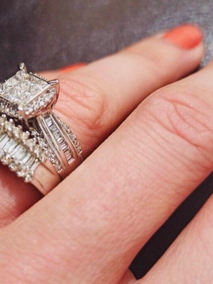 White Gold 10K Ring with 1.22ct Baguette & Brilliant Diamonds Like New