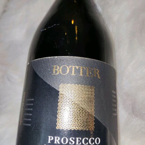 Collectible drinks used, pack with liqueur, vodka, sparkling wines
