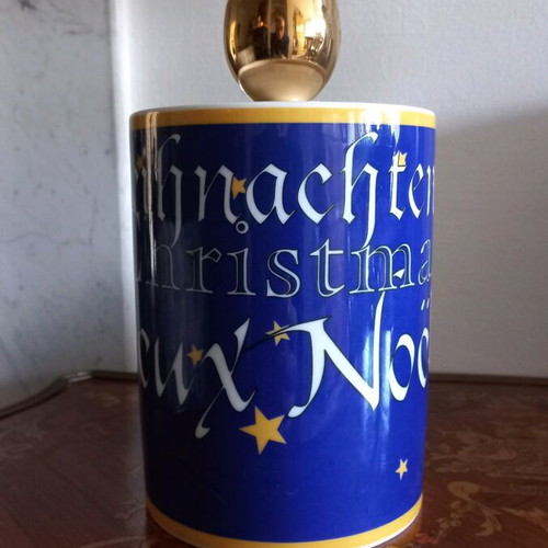 Porcelain jar for Christmas like new