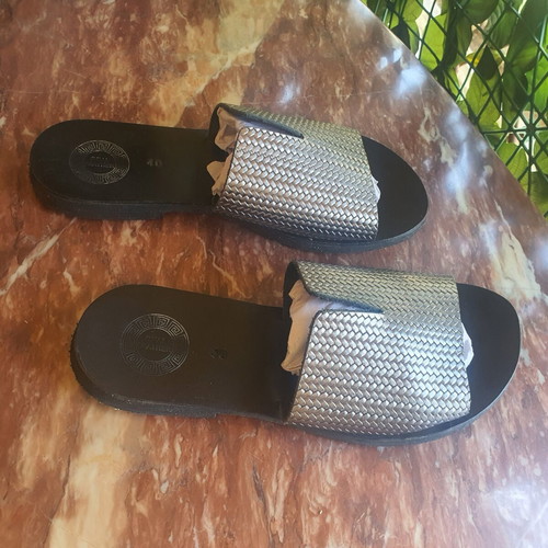 A.L.E. sandals size 40 like new, black and silver