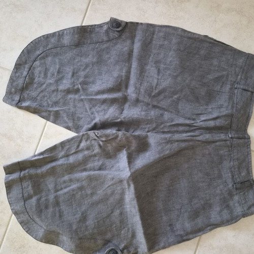Asymmetric grey shorts