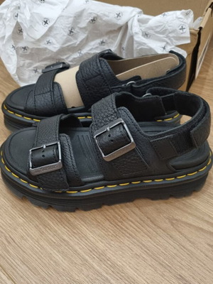 Dr. Martens ZEBZAG sandals new, size 37, black
