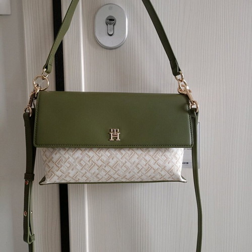 Tommy Hilfiger bag new, authentic
