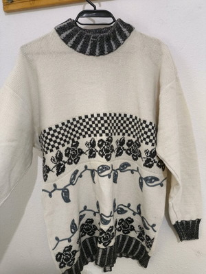 Women's sweater new, milky color with knitted embroidered designs