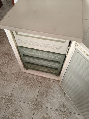 Bosch countertop freezer with 4 drawers, used, fully functional