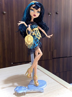 Monster High Cleo de Nile Frights Camera Action Doll 2014 used full set
