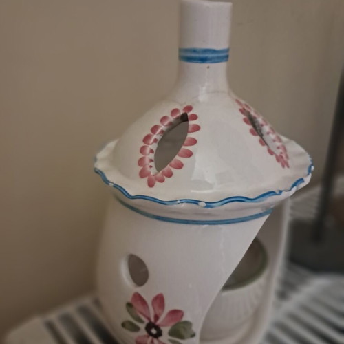 Ceramic candle holder for tealight or oil lamp