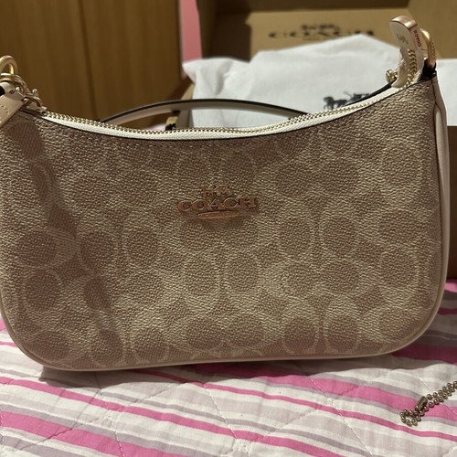 Coach shoulder bag new, beige and white