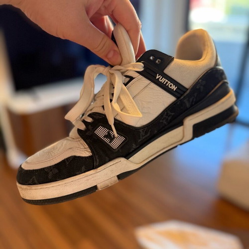 LV Trainer Sneakers like new, size 45, black and white