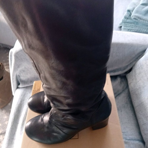 Vic Matie' leather knee-high boots like new, black size 37