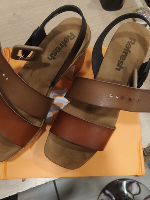 Refresh women's sandals platform camel size 40 like new