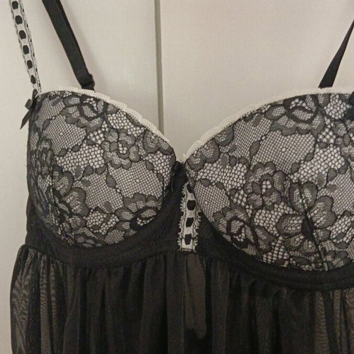 Lingerie top H&M like new, black and white, for A-B cups