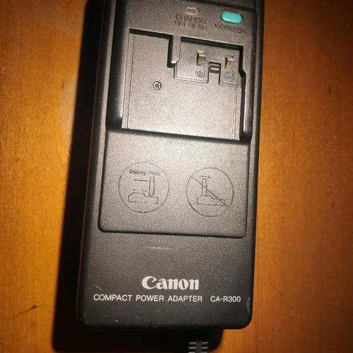 Canon UC-X10 Hi8 βιντεοκάμερα σαν καινούργιο με αξεσουάρ