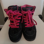 Reebok Classic high sneakers black with fuchsia pink details