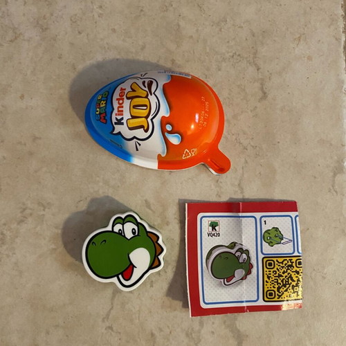 Super Mario Kinder Joy figure new