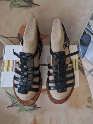 Les Tropeziennes Black Leather Sandals Size 39 Like New
