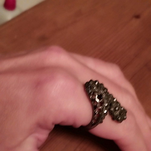 Vintage ring like new, black