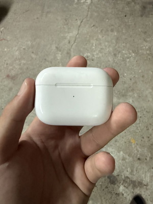 Apple AirPods Pro 1st Gen like new
