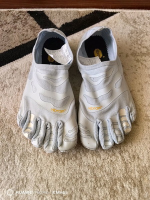 Vibram αθλητικά παπούτσια σαν καινούργια, μέγεθος 37