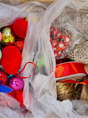 Packaging and jewelry materials used, pack