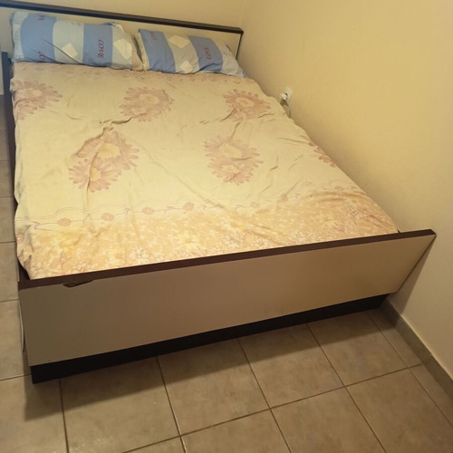 Bed with mattress, 1.50 × 2.00 m